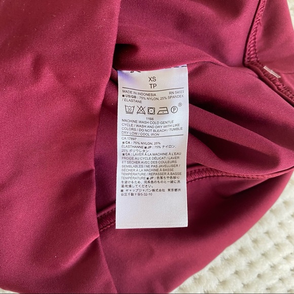 Banana Republic Workout Crop Top - Picture 8 of 8